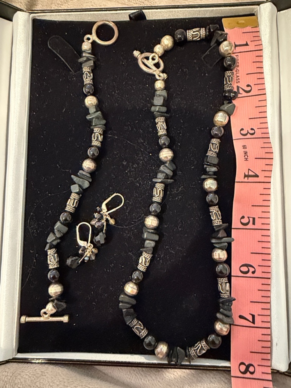 Vintage Black Hematite and Silver-colored Parure - necklace,bracelet,earrings - Picture 4 of 5